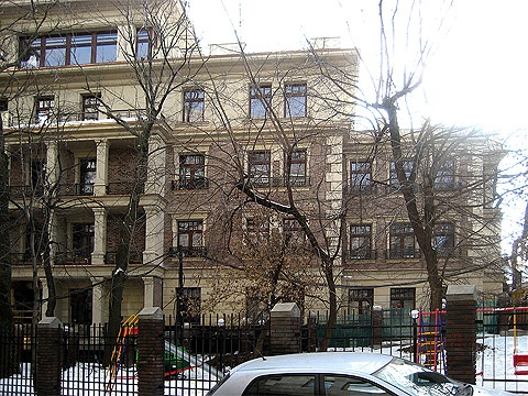 Клубный дом в Зачатьевском переулке. Боковой фасад